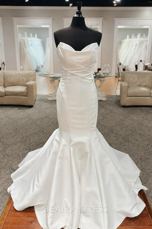 Beaira Elegant Strapless Sweetheart Neckline Mermaid Wedding Dress with Draped Bodice and Satin Train for Timeless Bridal Elegance