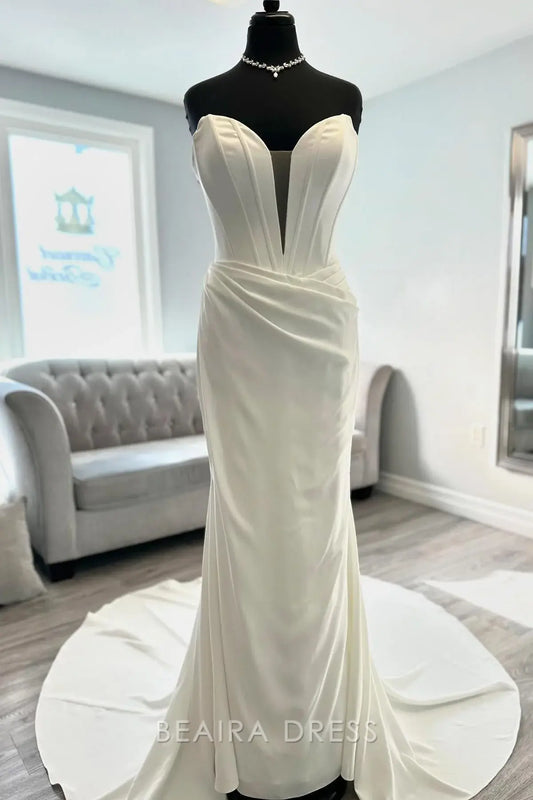 Beaira Elegant Strapless Sweetheart Neckline Mermaid Wedding Dress with Plunging V - Front and Draped Skirt for Modern Bridal Allure