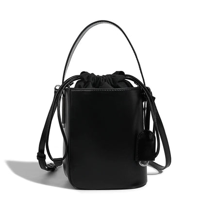 Beaira New high-end texture simple women's bag drawstring niche design black commuting bucket bag crossbody handbag
