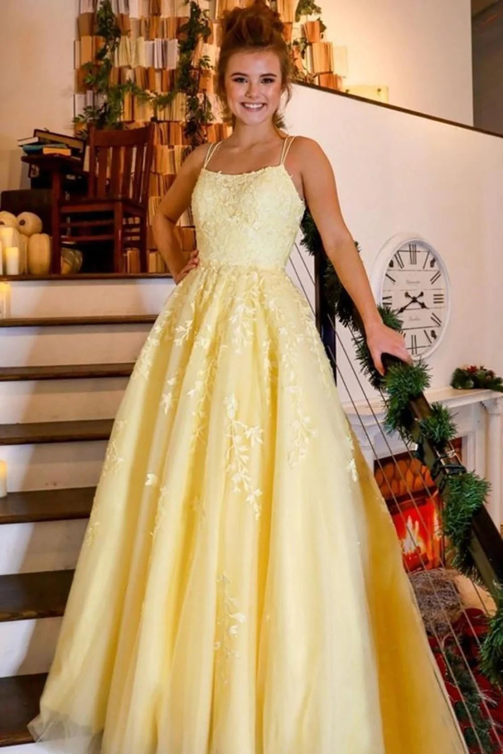 Daffodil Spaghetti Straps A-Line Tulle Long Prom Dresses With Appliques
