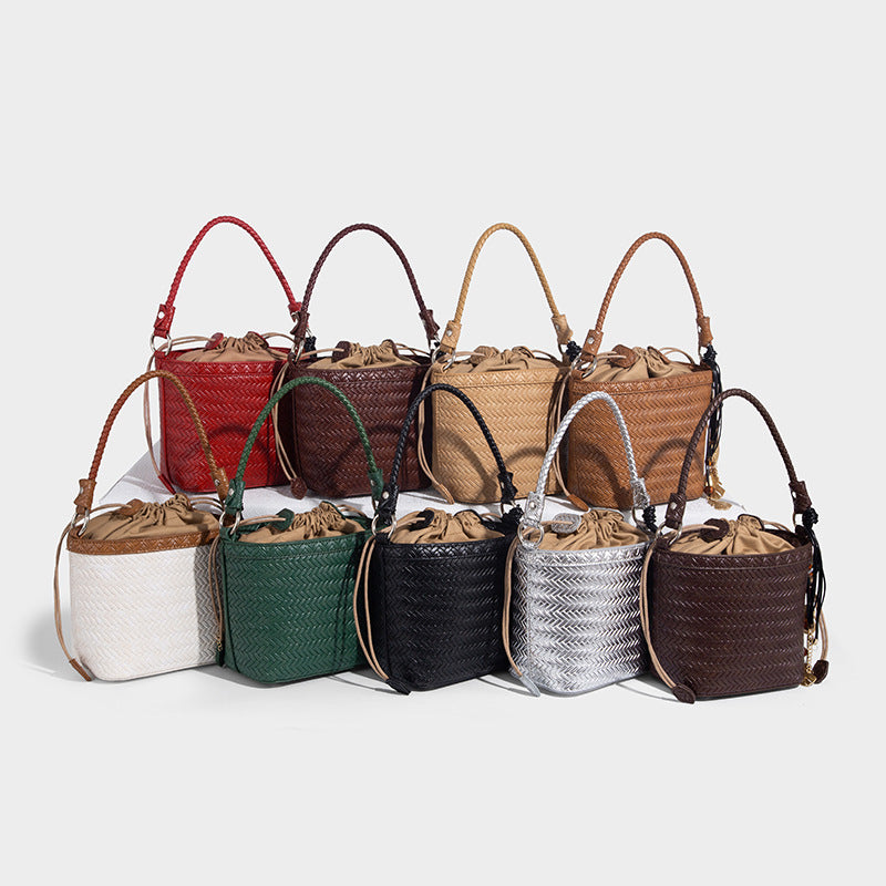 Beaira Vintage drawstring woven handbag with high-end feel water bucket bag pure handmade woven bag new commuter crossbody bag