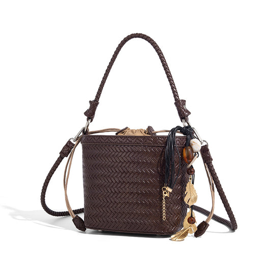Beaira Vintage drawstring woven handbag with high-end feel water bucket bag pure handmade woven bag new commuter crossbody bag