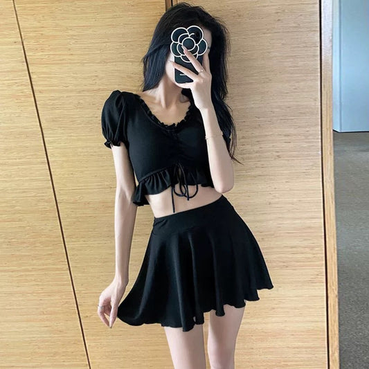 Beaira Female conservative swimsuit new Korean ins style split skirt style covers the belly to show off thinness student small chest gathered black swimsuit