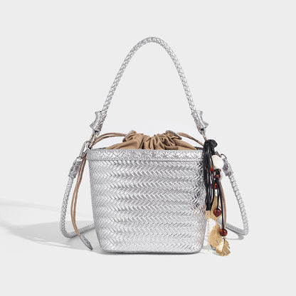 Beaira Vintage drawstring woven handbag with high-end feel water bucket bag pure handmade woven bag new commuter crossbody bag