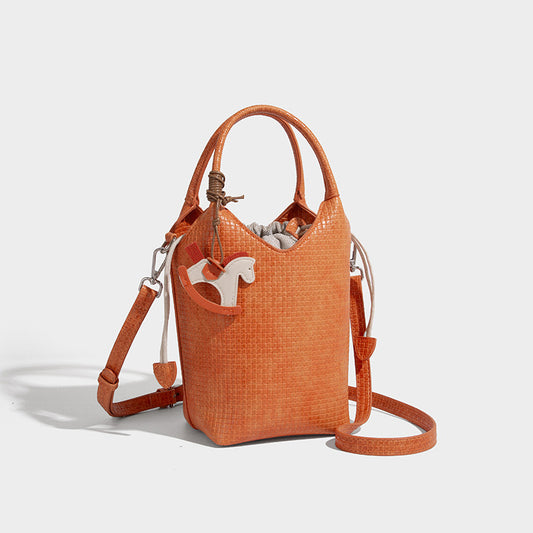 Beaira Advanced single shoulder bucket bag new versatile armpit bag woven large capacity commuting women's bag