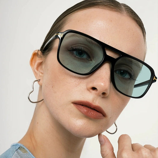 Beaira Fashion Vintage Square Rivet Sunglasses Women For Men Sun Glasses Punk Shades Luxury Brand Designer Flat Top Shades UV400