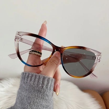 Beaira Cat Eye Frame Outdoor Photochromic Sunglasses Fashion Trendy Anti Blue Light Plain Eyeglasses Finished Optical Spectacle Eyewear
