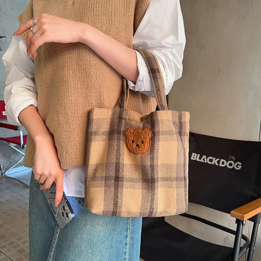 Beaira Ladies Handbag, Custom Embroidery Korean Version Cute Little Bear Bag, New Handbag, Fashionable Hand-Held Small Cloth Bag