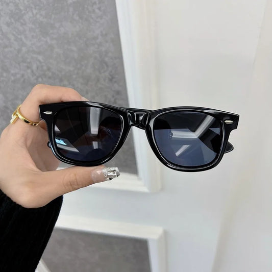 Beaira Lovely Square Designer Sunglasses Women Men Rivet Frame Luxurious Sun Glasses Female Male Brand Fashion Oculos De Sol