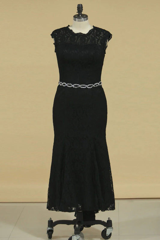 Scoop Lace Mermaid Party Dresses Beaded Waistline Sweep Train