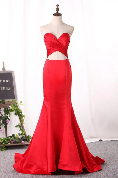 Sweetheart Party Dresses Mermaid Satin Ruched Bodice Sweep Train