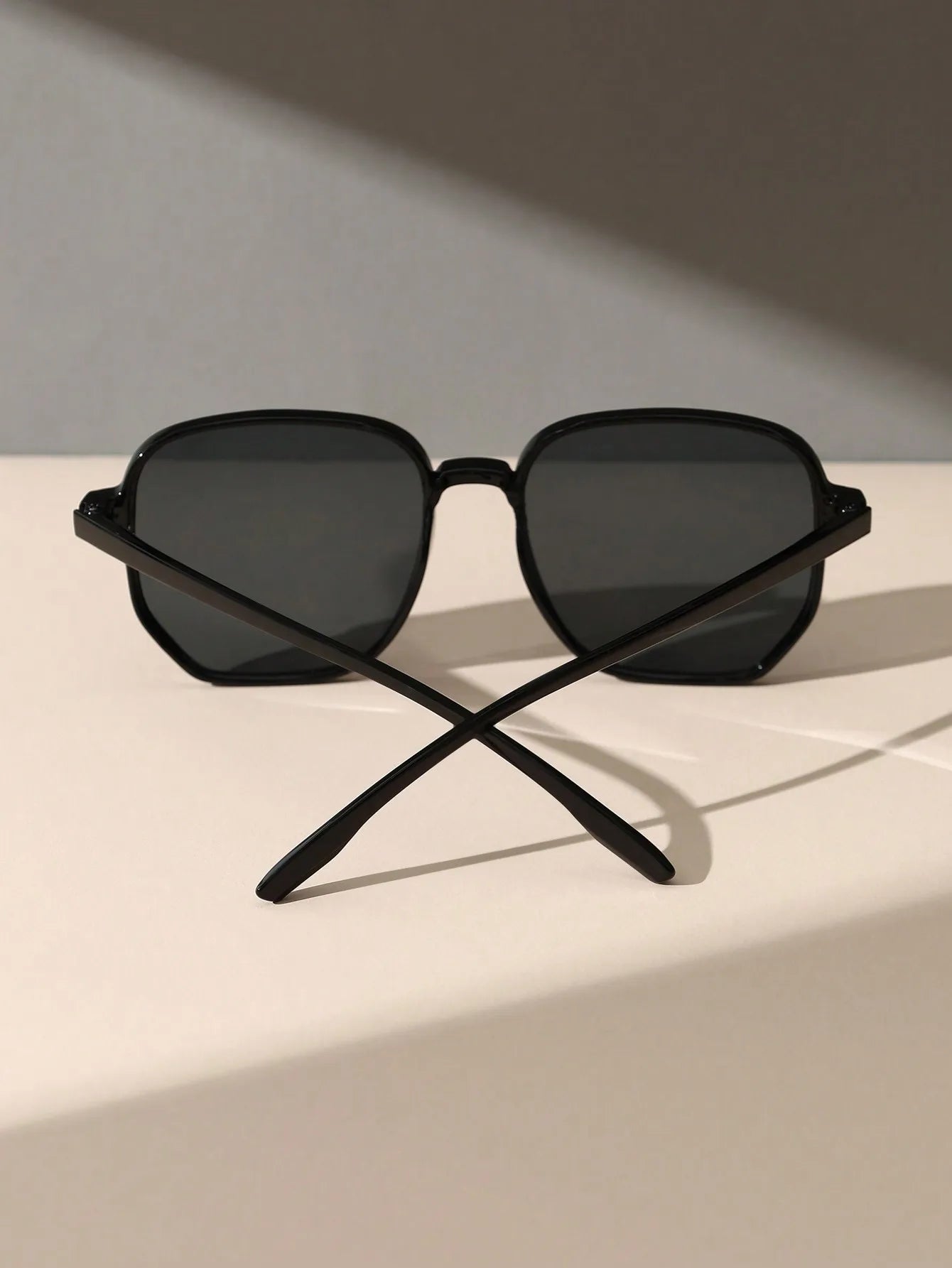Beaira Unisex Geometric Modern Simple Style Classic Sunglasses For Outdoor Travel Holiday Driving Camping Daily Life Decoration
