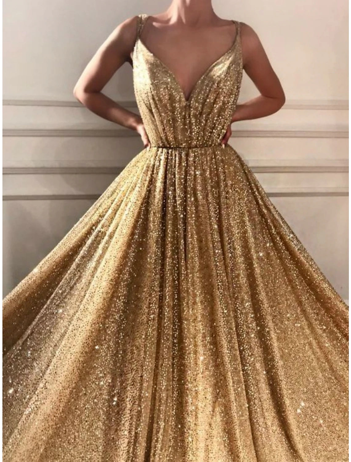 A-Line Prom Dresses Elegant Dress Formal Court Train Christmas Red Green Dress Sleeveless Spaghetti Strap Sequined with Glitter Pleats